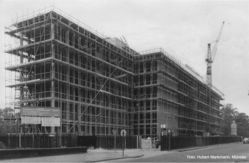Bau des gemeinsamen Gebäudes des Amtsgerichts und der Staatsanwaltschaft (13.09.1957)